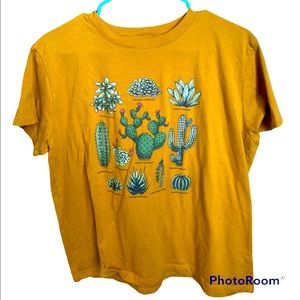 different types of plants on the shirt. Brand fifth sun it’s a size large
